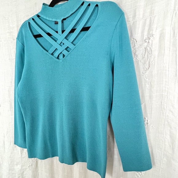 Ruby Cho Teal 3/4 Sleeve Criss Cross Cutout Neckline Sz L 🎈Host Pick🎈 - Picture 2 of 7